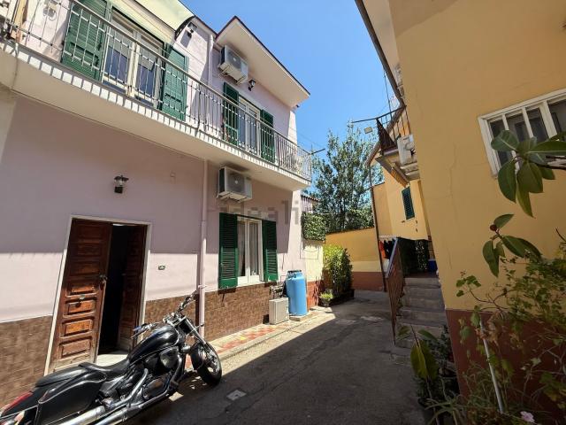 Casa in vendita a Brusciano, Campania