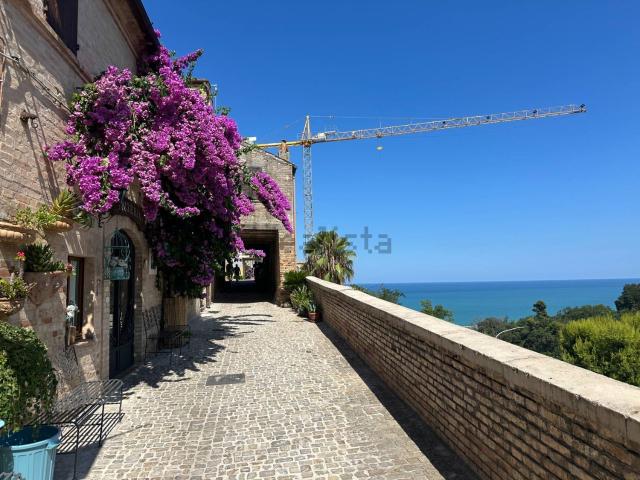 Casa in vendita a Tirassegno, Marche