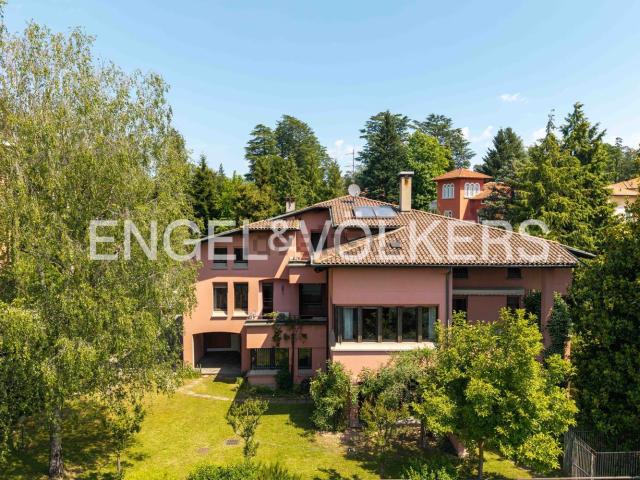 Casa in vendita a Biumo Superiore, Varese