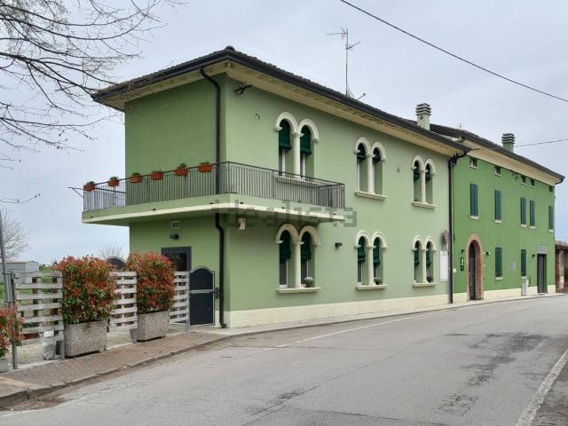 Casa in vendita a Ferrara, Reggio Emilia