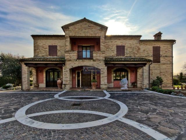 Casa in vendita a Marche, Macerata