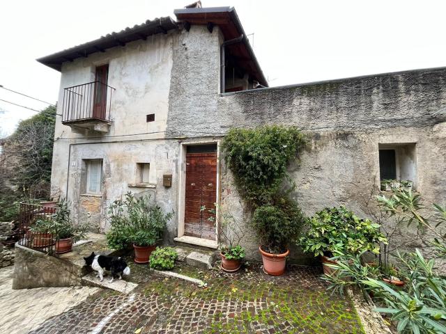 Casa in vendita a Introdacqua, L'Aquila