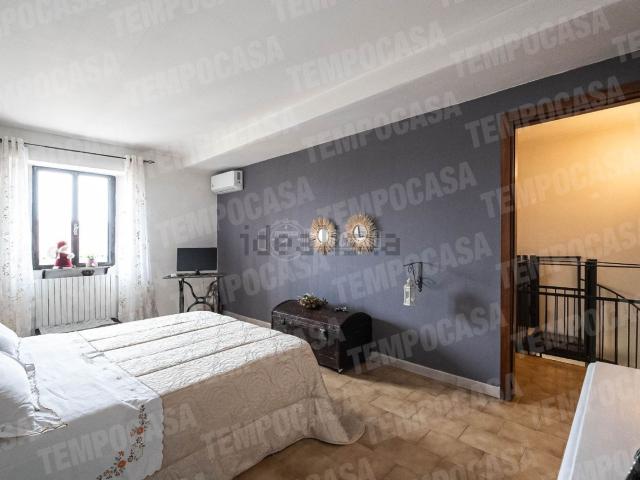Casa in vendita a Giussano, Lombardia