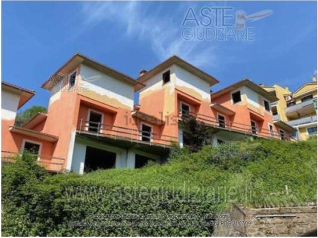 Casa in vendita a Vallerano, Lazio