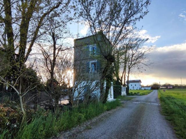 Casa in vendita a Modena, Tre Olmi