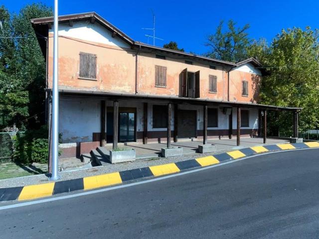 Casa in vendita a Terra di Mezzo, Re