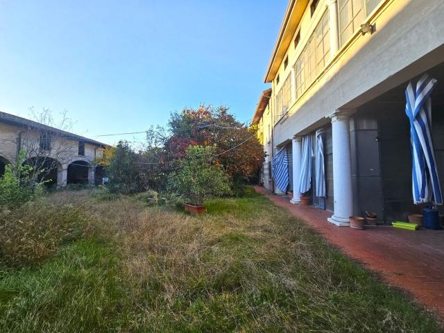 Casa in vendita a Lonato, Lombardia