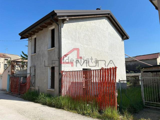 Casa in vendita a Nogara, Veneto