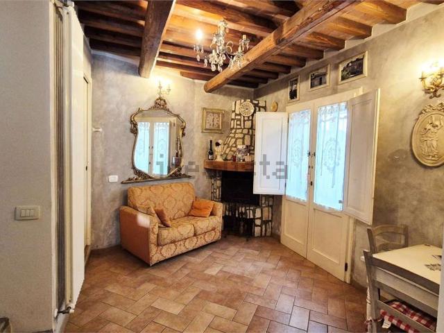 Casa in vendita a Carmignano, Toscana