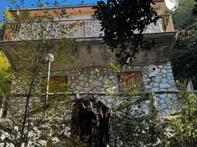 Casa in vendita a Serrone, Lazio