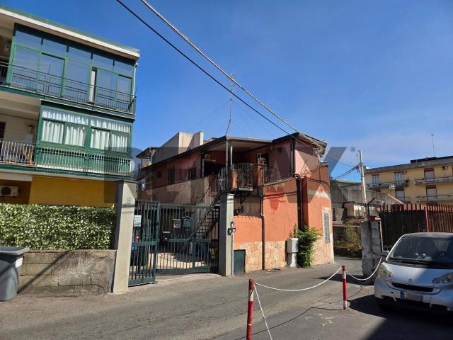 Casa in vendita a Gravina Di Catania, Sicilia