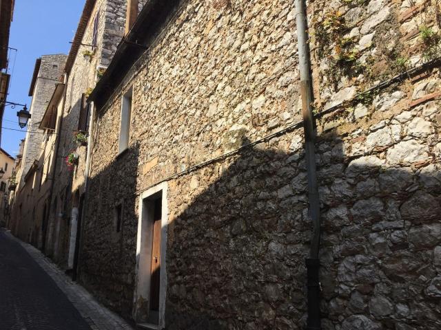 Casa in vendita a Priverno, Lazio