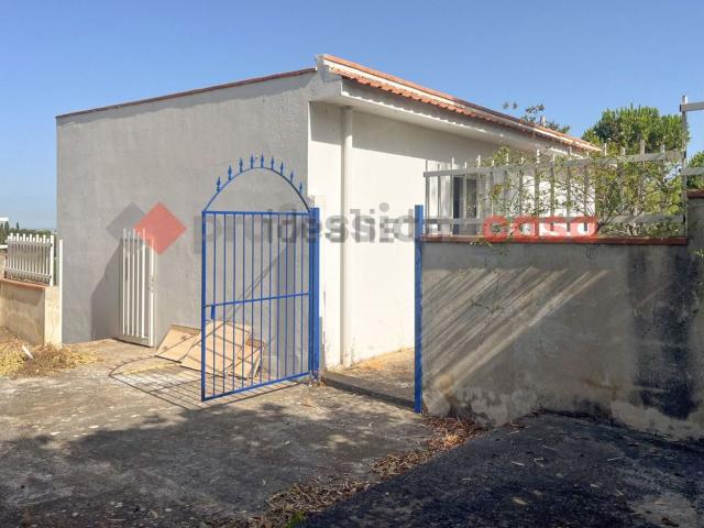 Casa in vendita a Santa Lucia Di, Sicilia