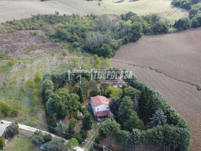Casa in vendita a Paterno, Marche