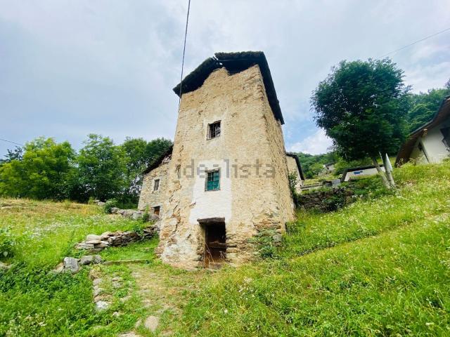 Casa in vendita a Lillianes, Aosta