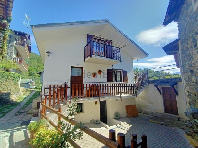 Casa in vendita a Emarese, Aosta