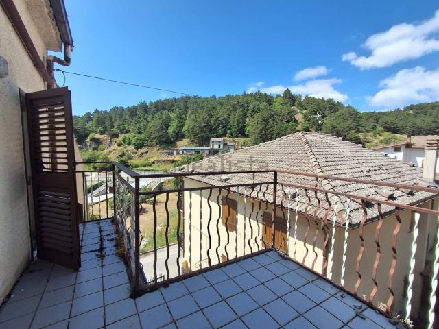 Casa in vendita a Castel Del Monte, Abruzzo