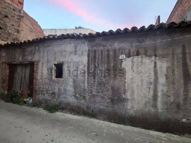 Casa in vendita a Paternò, Catania