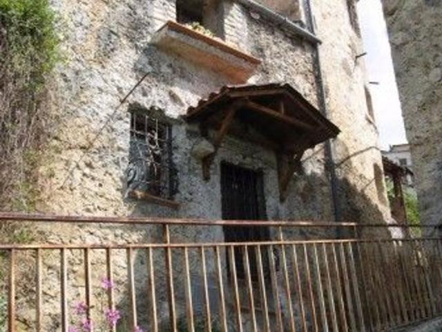 Casa in vendita a Roccacasale, L'Aquila