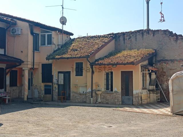 Casa in vendita a Castelleone, Lombardia