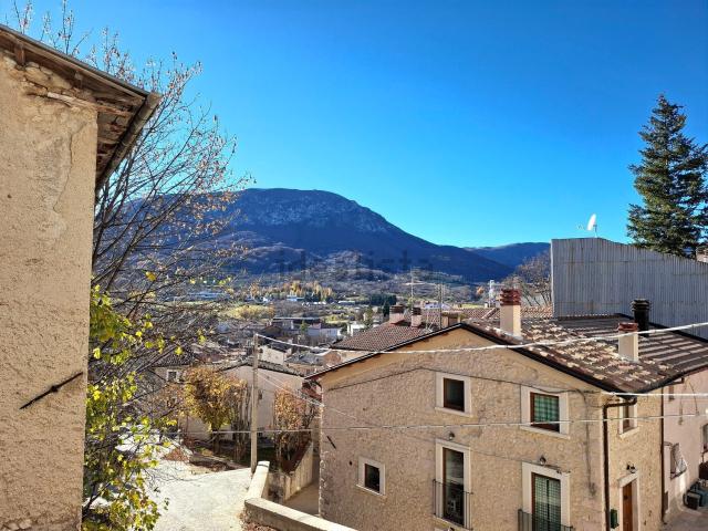 Casa in vendita a Rocca Di Mezzo, Abruzzo