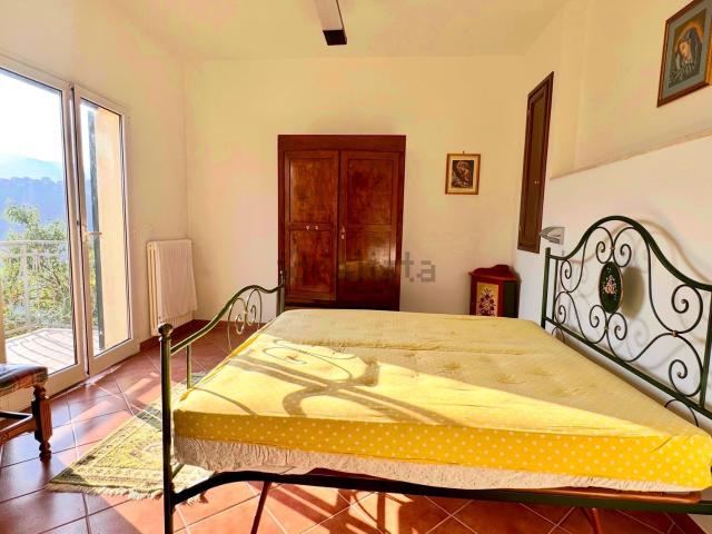 Casa in vendita a Chiusanico, Liguria