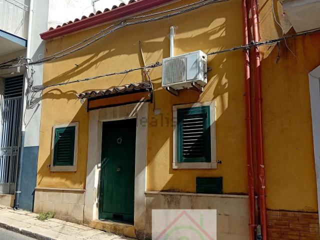 Casa in vendita a Ragusa Ibla, Ragusa