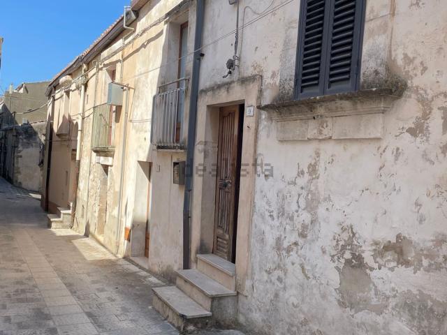 Casa in vendita a Chiaramonte Gulfi, Sicilia
