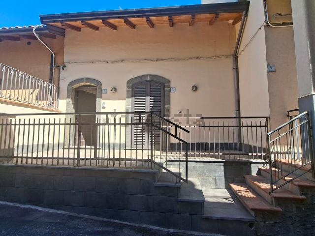 Casa in vendita a Cisterna, Ragalna