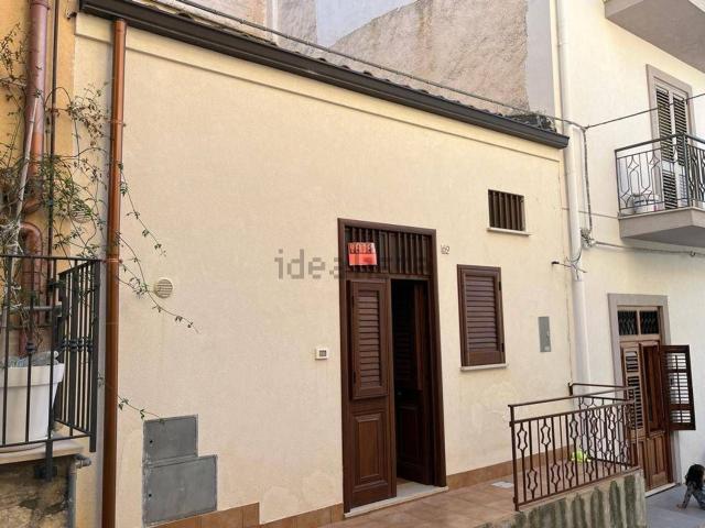 Casa in vendita a Castellammare del Golfo, Trapani