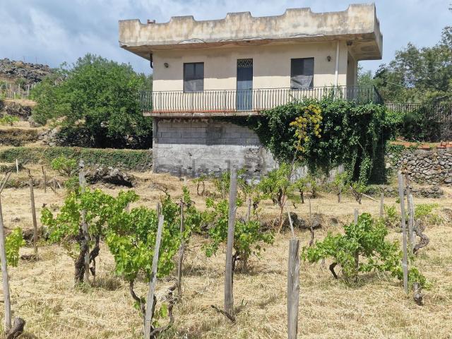 Casa in vendita a Castiglione Di Sicilia, Sicilia