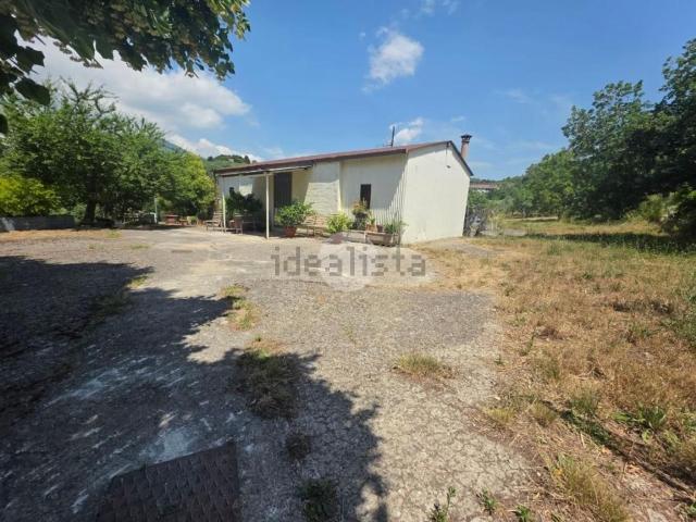 Casa in vendita a Montesarchio, Campania
