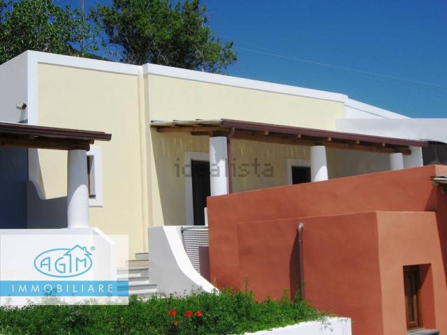 Casa in vendita a Santa Marina Salina, Sicilia