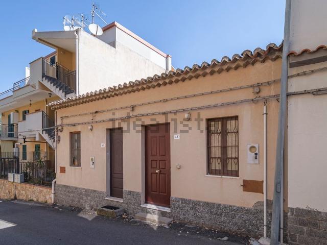 Casa in vendita a Nizza Di Sicilia, Sicilia