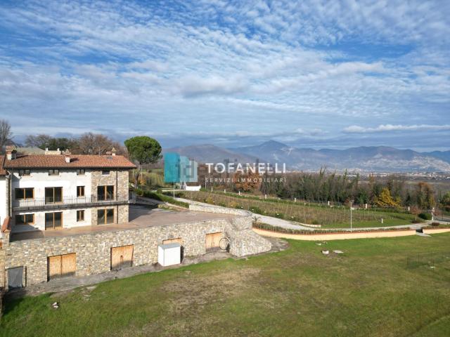 Casa in vendita a Erbusco, Lombardia
