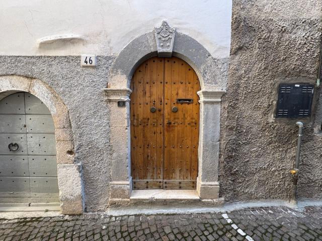 Casa in vendita a Introdacqua, L'Aquila