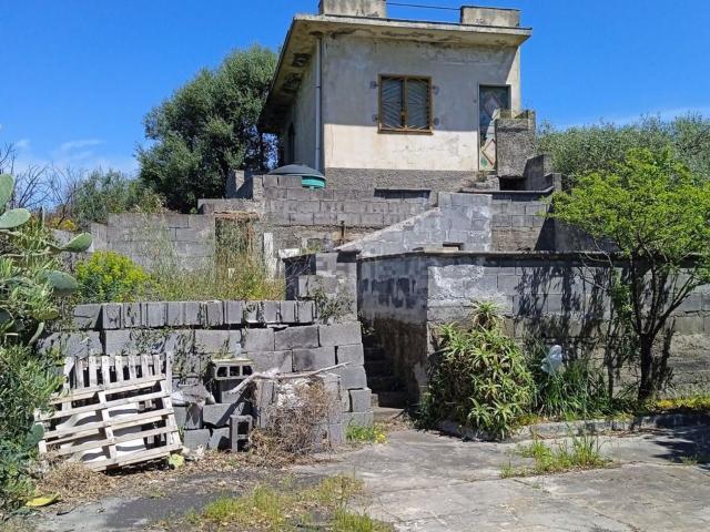 Casa in vendita a San Pietro Clarenza, Sicilia