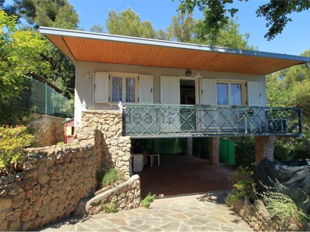 Casa in vendita a Cisano Sul Neva, Liguria