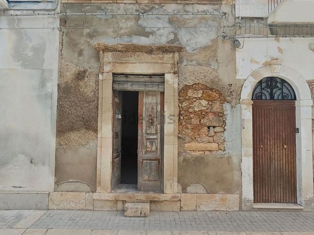 Casa in vendita a Vittoria, Sicilia