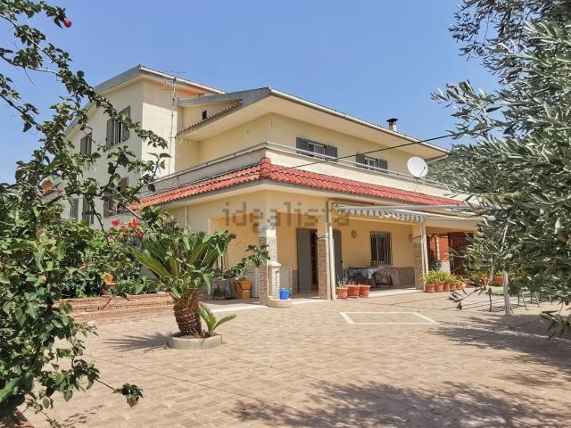 Casa in vendita a Santi Cosma E Damiano, Lazio
