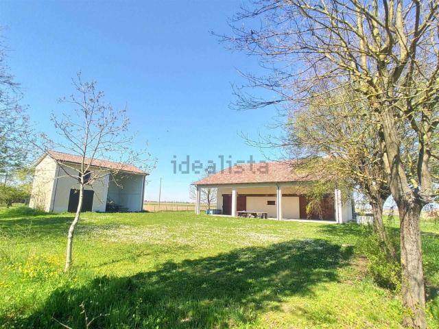 Casa in vendita a Unione Comuni Modenesi Area Nord, Mirandola