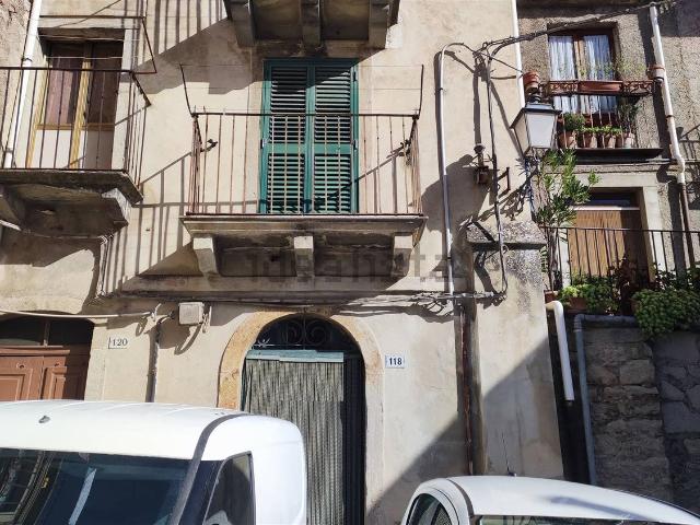 Casa in vendita a Montalbano Elicona, Sicilia