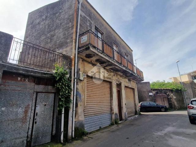 Casa in vendita a Aci Sant'antonio, Sicilia