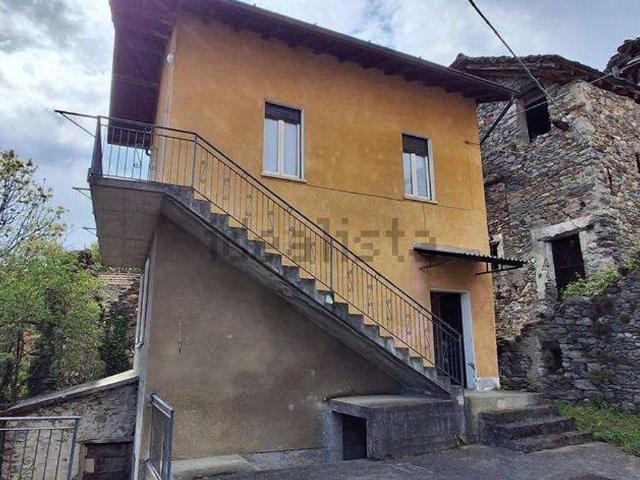 Casa in vendita a Livo, Lombardia