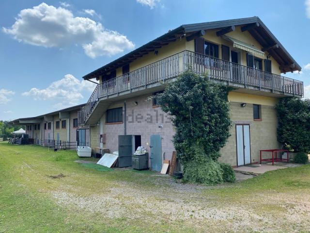 Casa in vendita a Unione dei comuni del Medio Verbano, Sangiano