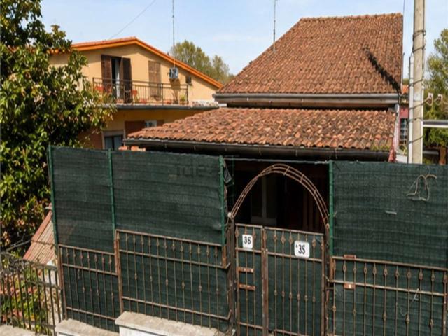 Casa in vendita a Frosinone, Lazio