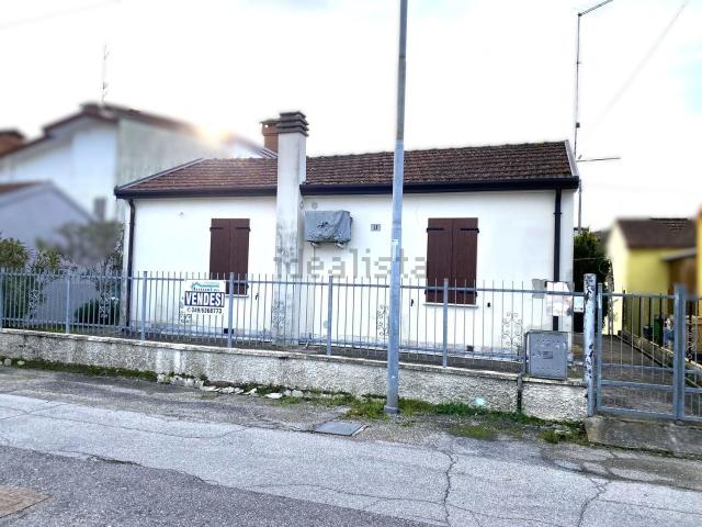 Casa in vendita a Taglio Di Po, Veneto