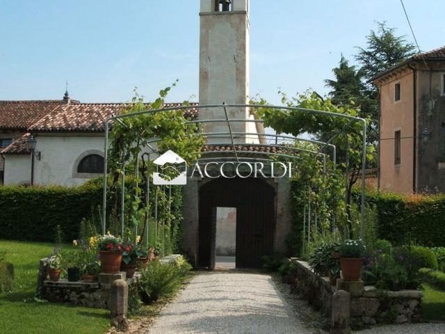 Casa in vendita a Follina, Treviso