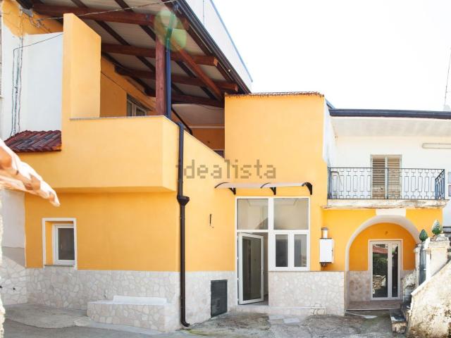 Casa in vendita a Limatola, Campania