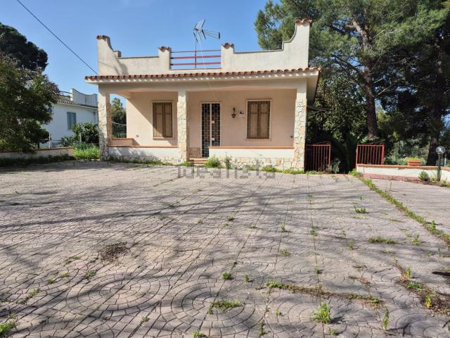 Casa in vendita a Ventimiglia Di Sicilia, Sicilia
